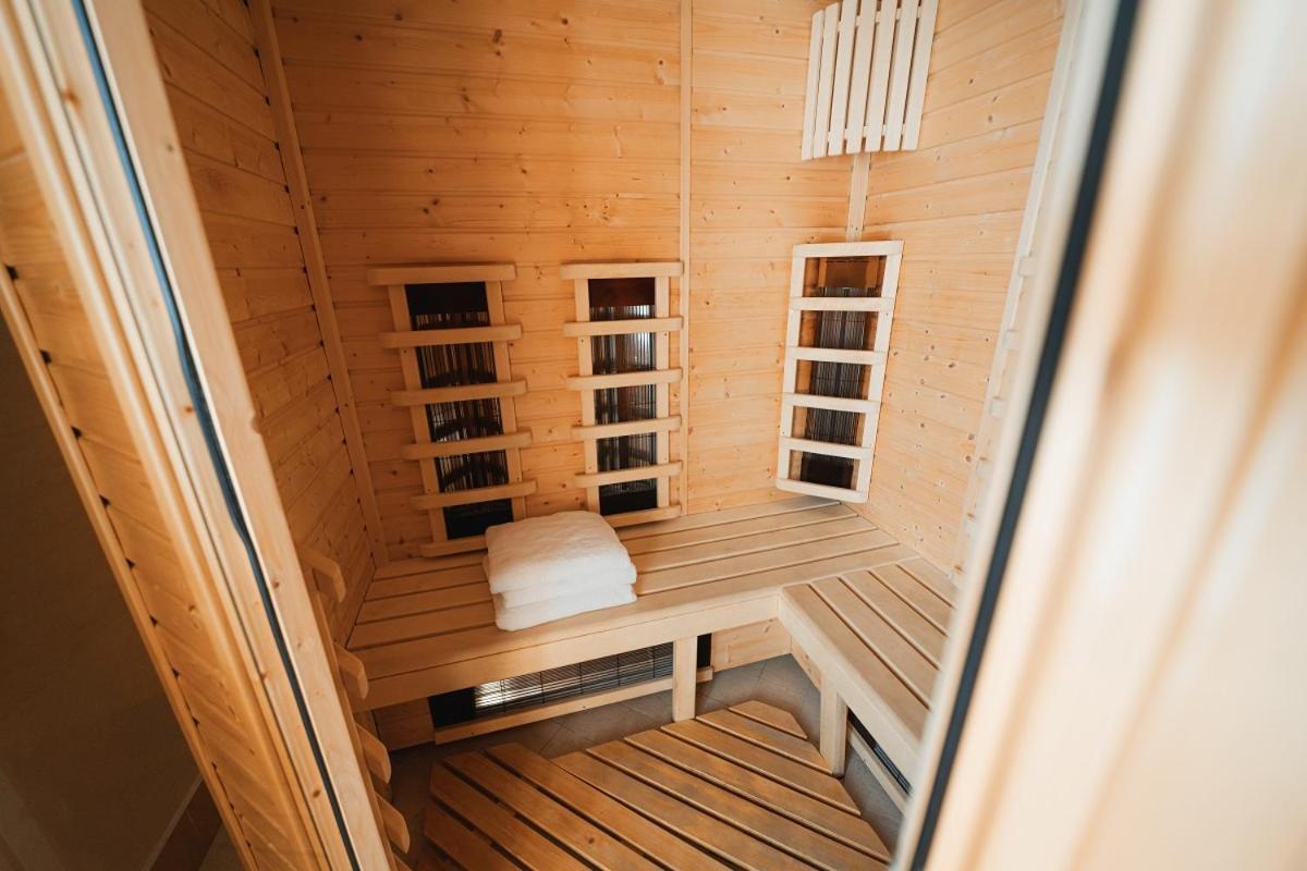 Elita Hotel & Restauracja Iwonicz-Zdroj Luaran gambar