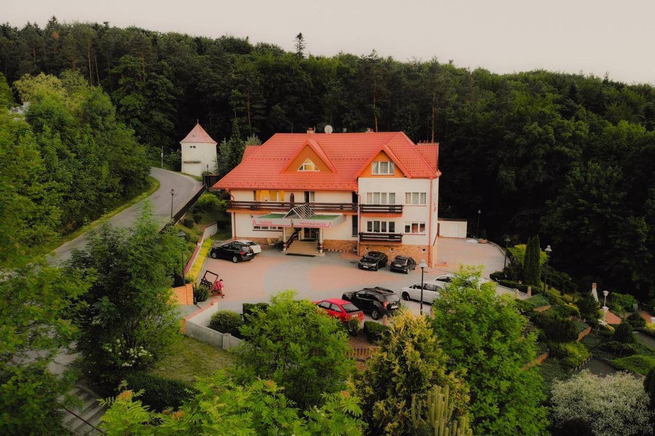 Elita Hotel & Restauracja Iwonicz-Zdroj Luaran gambar