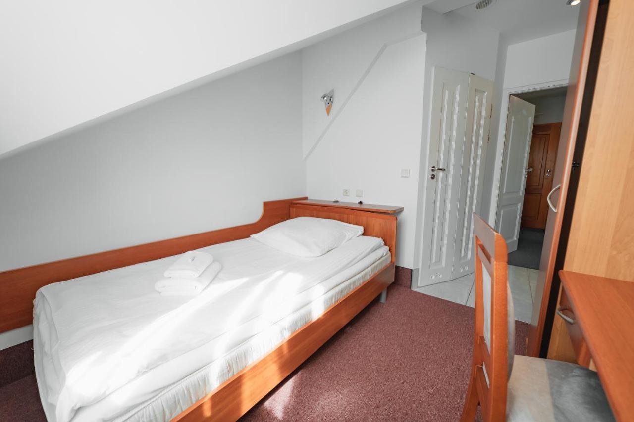 Elita Hotel & Restauracja Iwonicz-Zdroj Luaran gambar