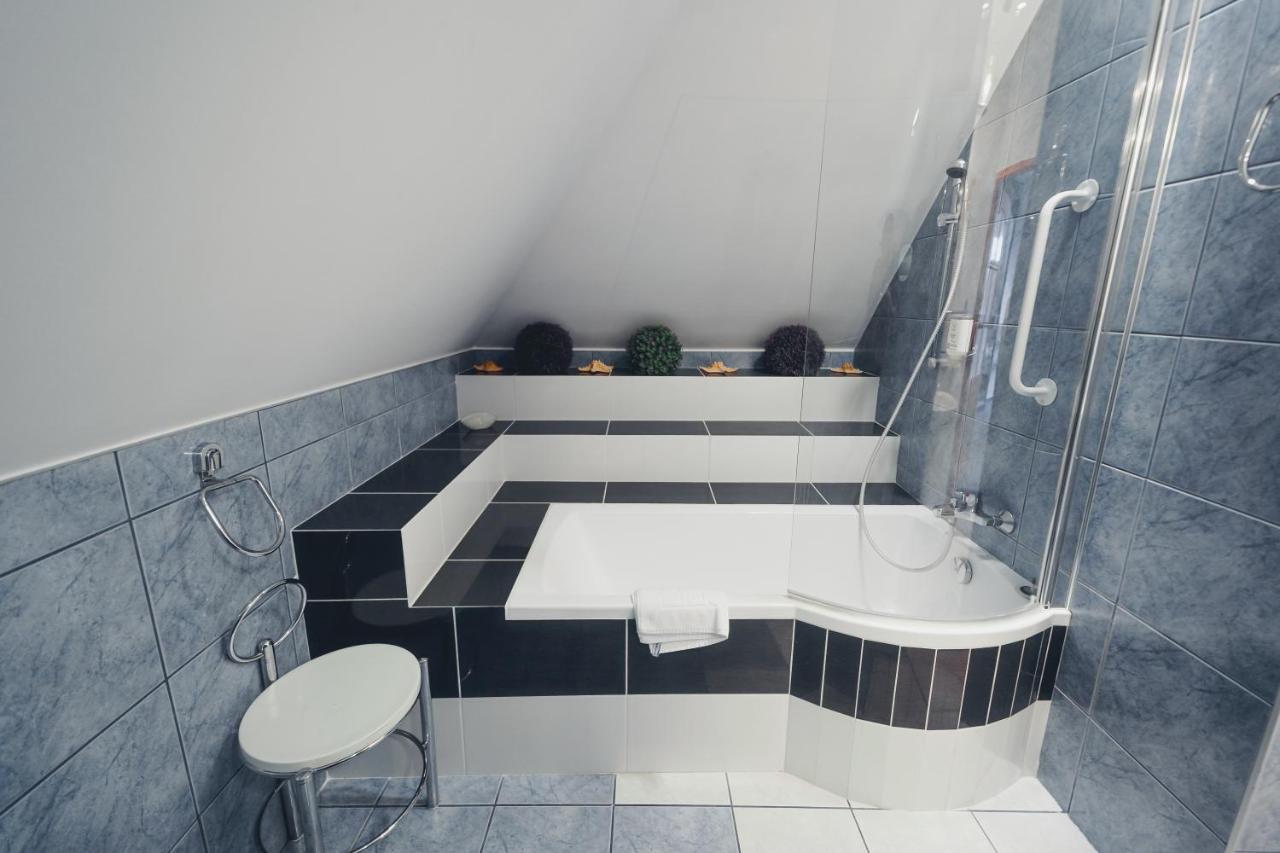 Elita Hotel & Restauracja Iwonicz-Zdroj Luaran gambar