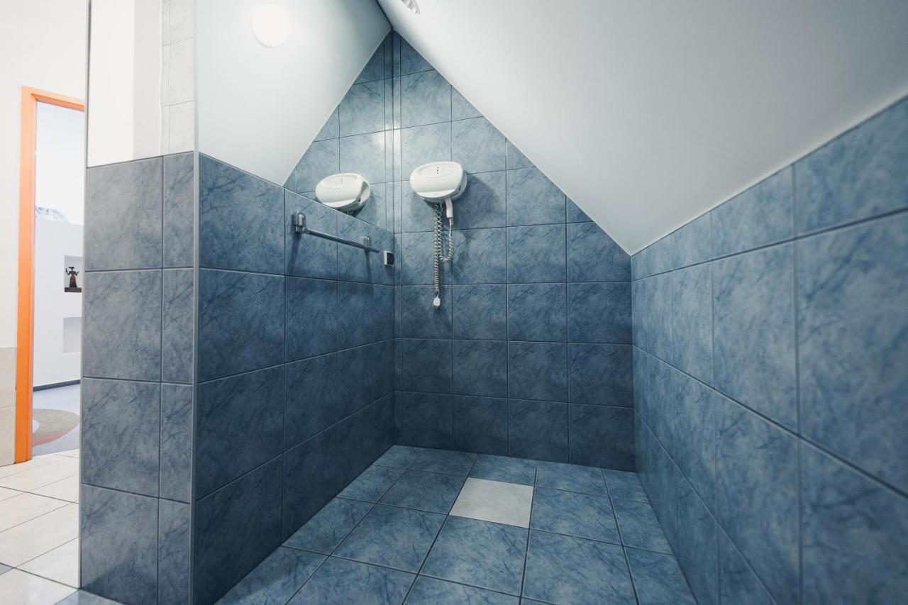 Elita Hotel & Restauracja Iwonicz-Zdroj Luaran gambar