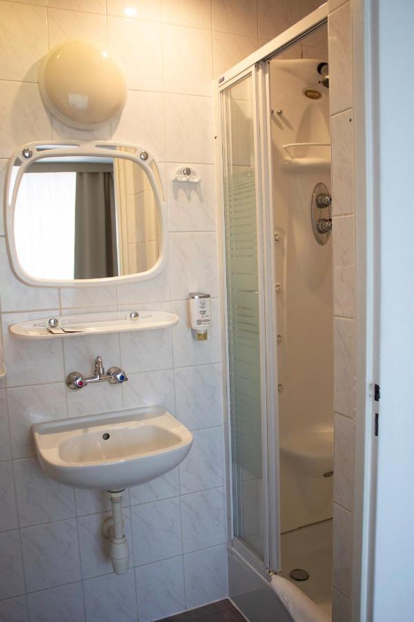 Elita Hotel & Restauracja Iwonicz-Zdroj Luaran gambar