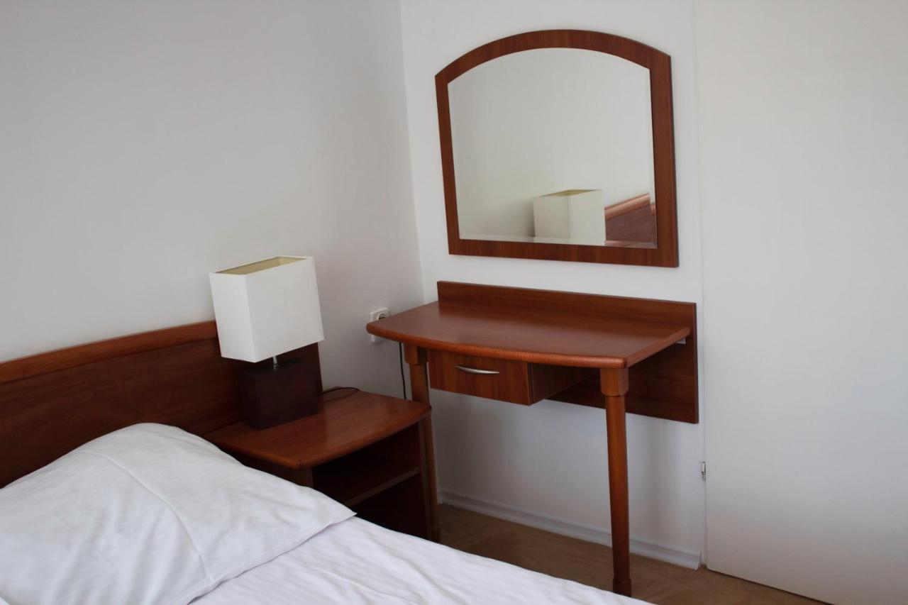 Elita Hotel & Restauracja Iwonicz-Zdroj Luaran gambar