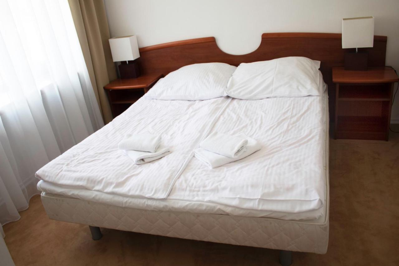 Elita Hotel & Restauracja Iwonicz-Zdroj Luaran gambar